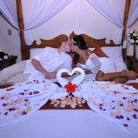 Tirta Ayu Hotel And Restaurant Karangasem Buitenkant foto