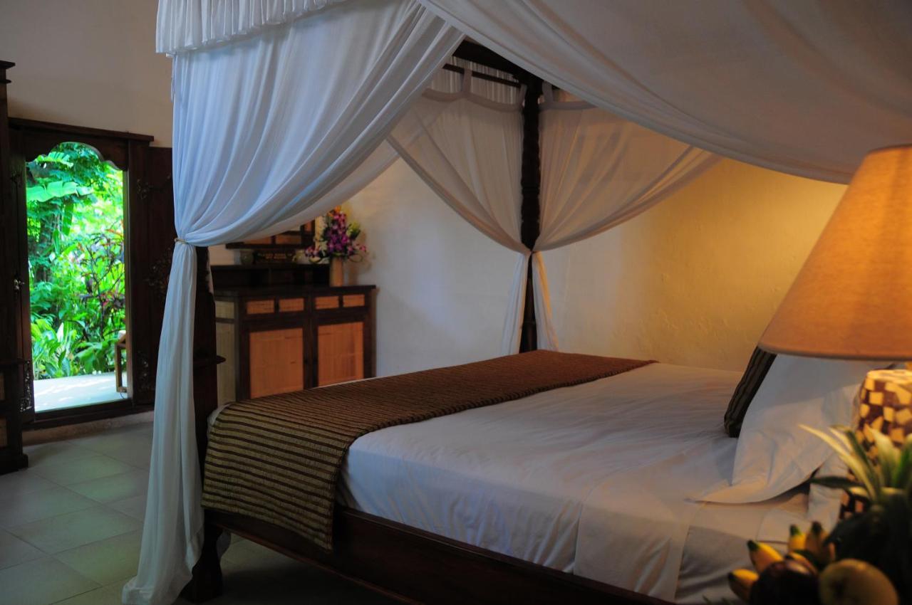 Tirta Ayu Hotel And Restaurant Karangasem Buitenkant foto