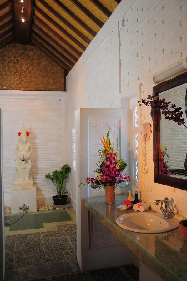 Tirta Ayu Hotel And Restaurant Karangasem Buitenkant foto