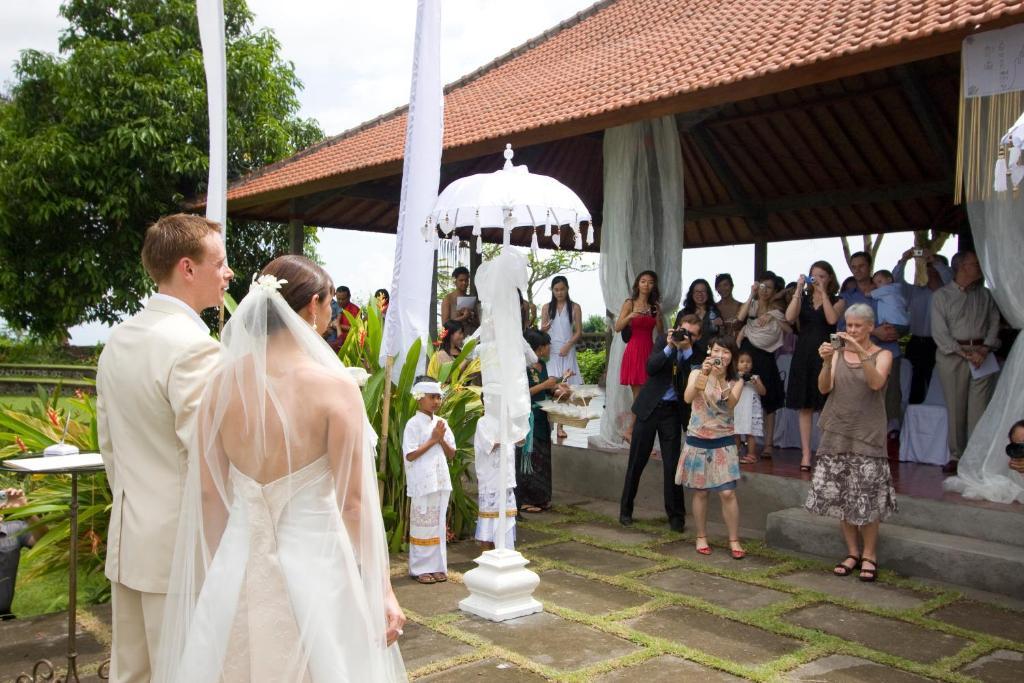 Tirta Ayu Hotel And Restaurant Karangasem Buitenkant foto